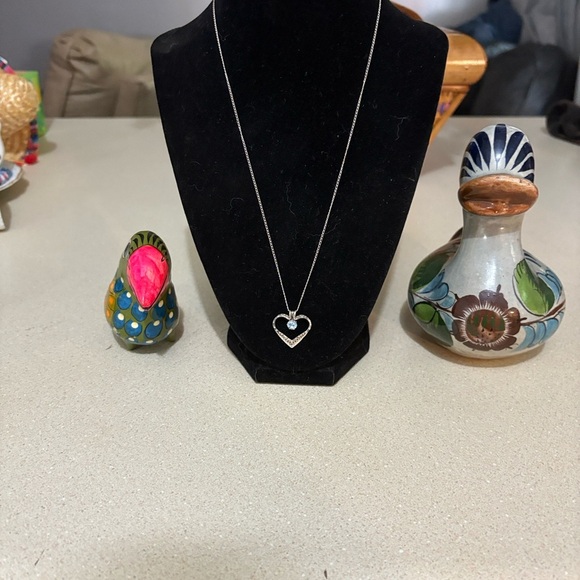 Vintage 1980’s Avon silver blue topaz heart pendant necklace - Picture 2 of 5